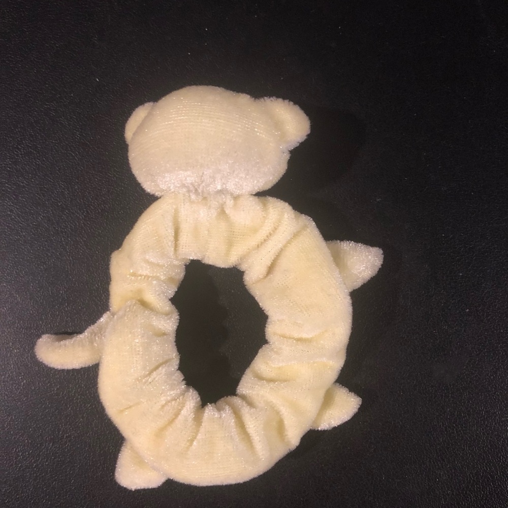 Yellow Cat Scrunchie 🐱 - Picture 4 of 4